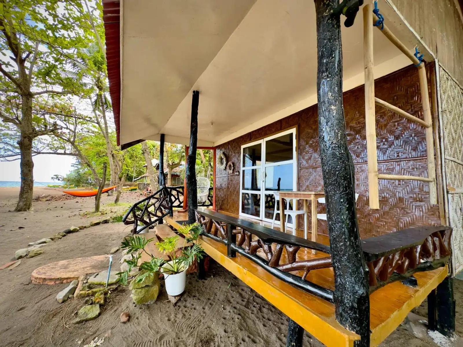 Playa Del Fuego Camiguin Beach Hostel & Resort Mambajao Exteriör bild