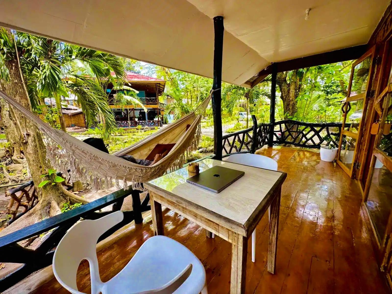 Playa Del Fuego Camiguin Beach Hostel & Resort Mambajao Exteriör bild