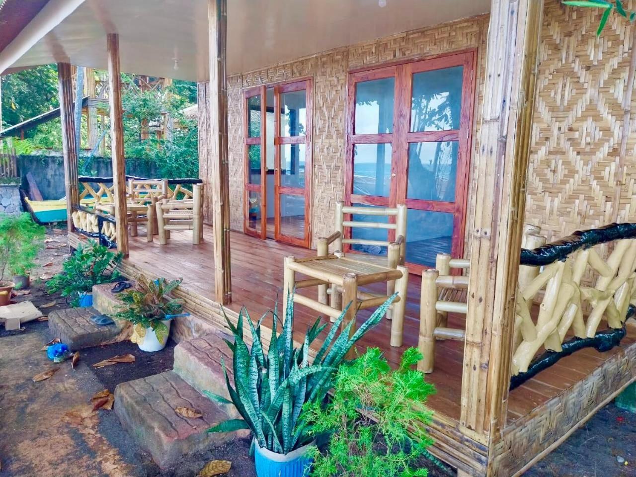 Playa Del Fuego Camiguin Beach Hostel & Resort Mambajao Exteriör bild