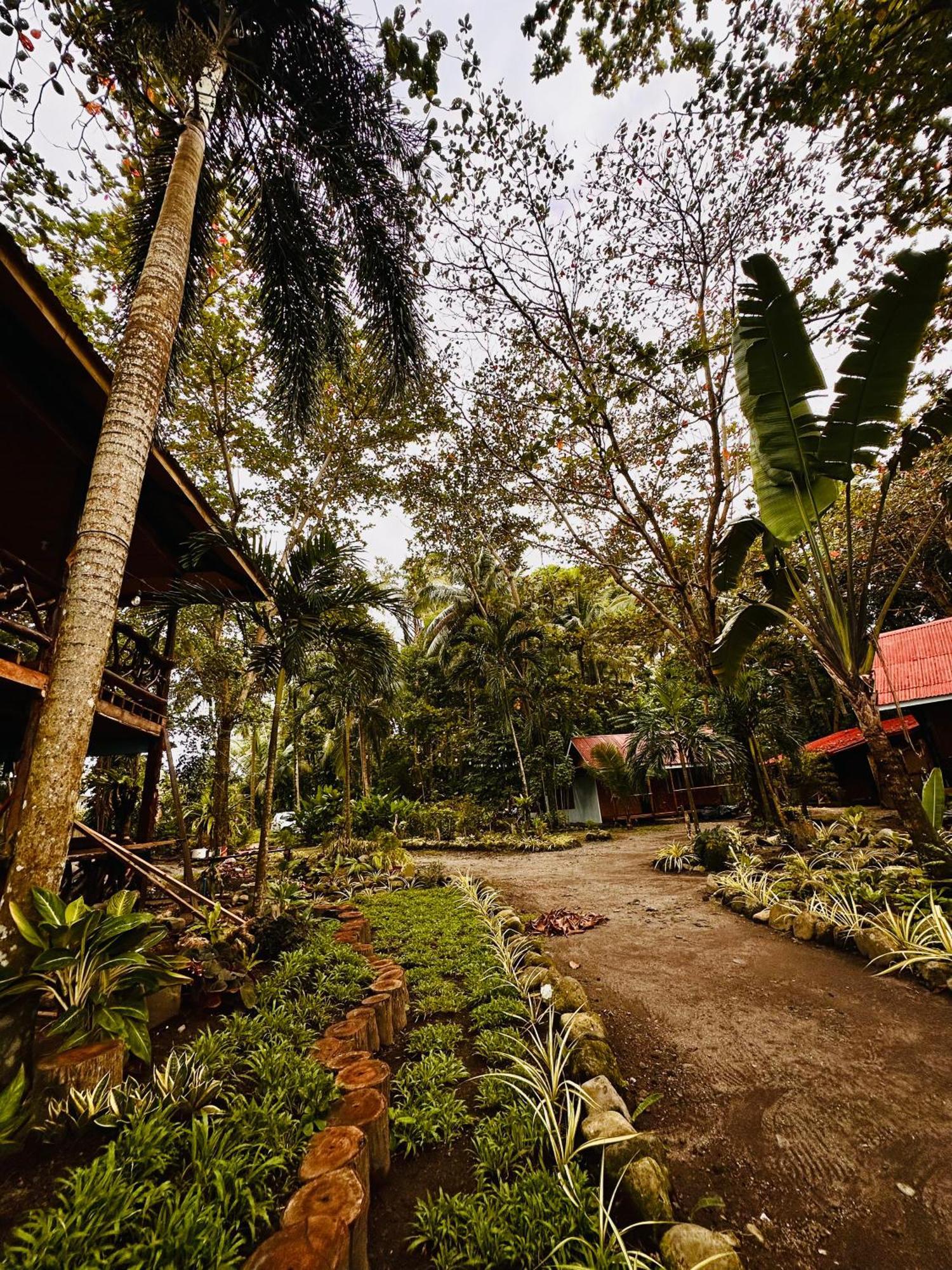 Playa Del Fuego Camiguin Beach Hostel & Resort Mambajao Exteriör bild