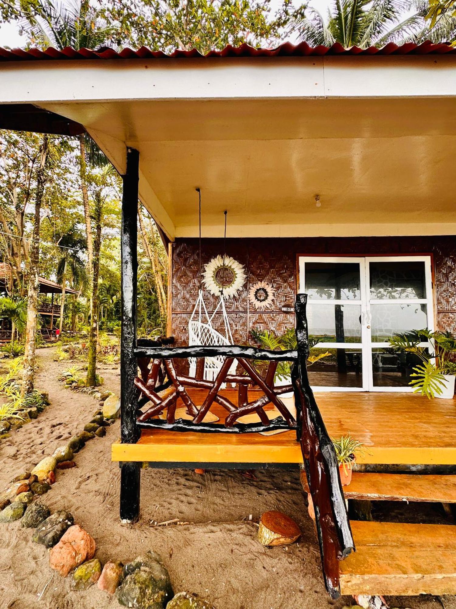 Playa Del Fuego Camiguin Beach Hostel & Resort Mambajao Exteriör bild